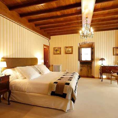 La Ermita De Deva 3*